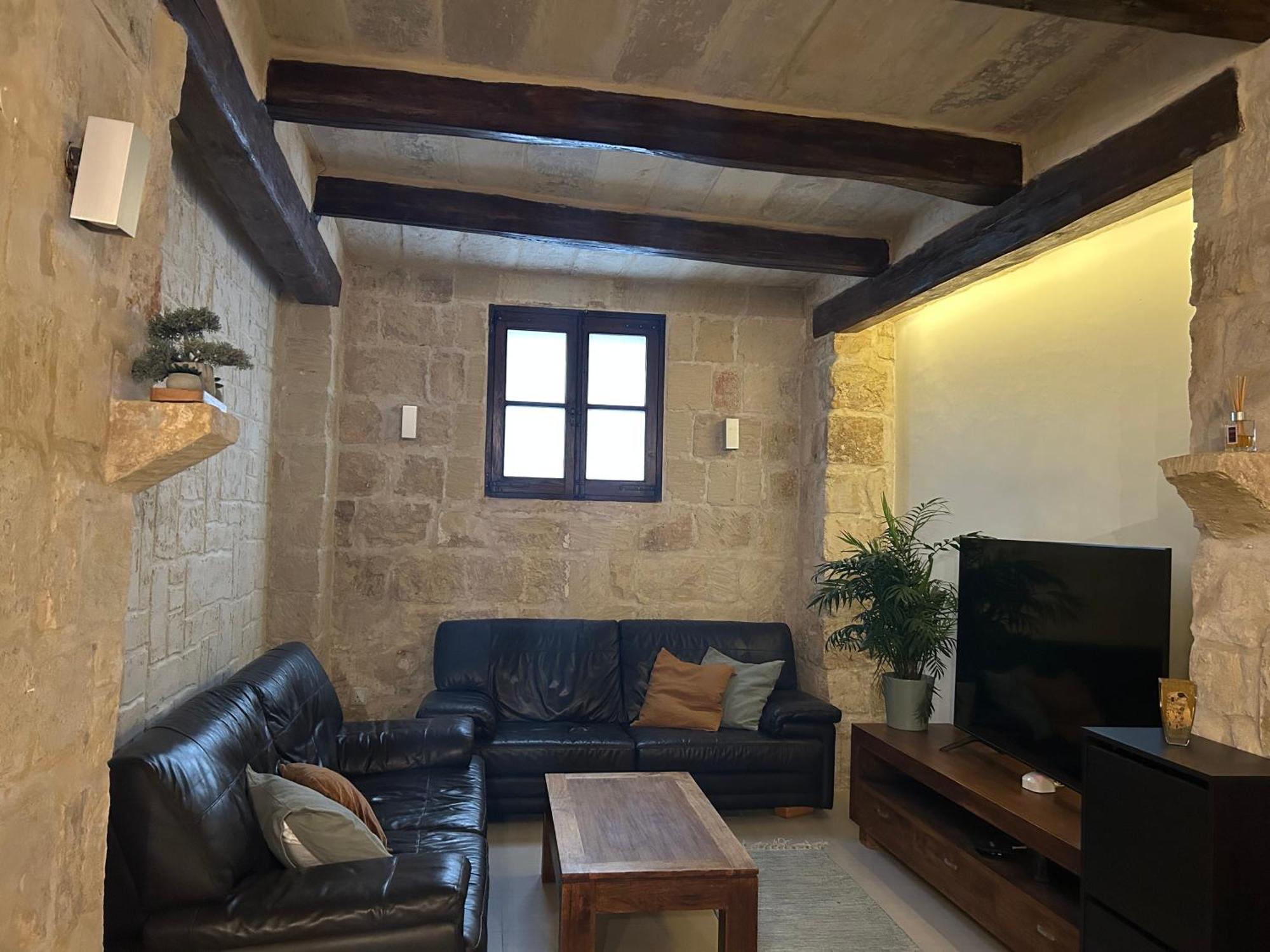 Traditional House Of Character With Terrace - Central, Cozy & Calm Apartamento Birkirkara Exterior foto